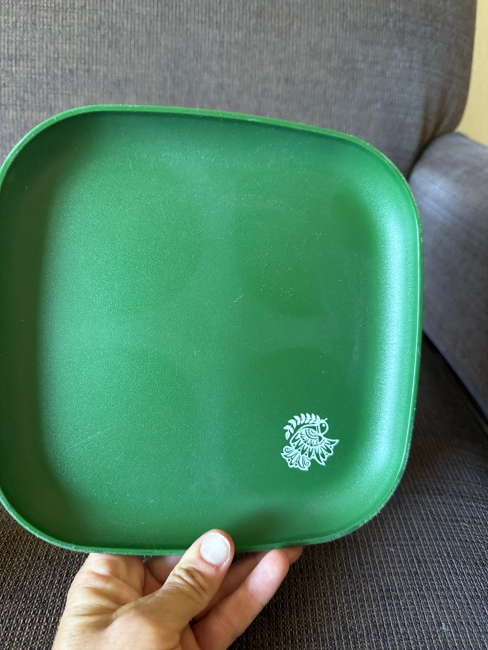 Green Two-Piece Tupperware Set with White Dove - Picture 4 of 10